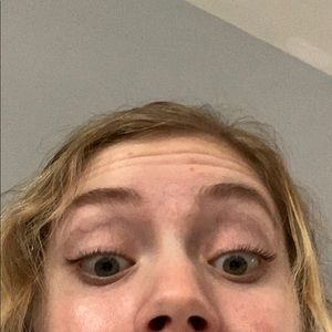 Meet your Posher, Claire